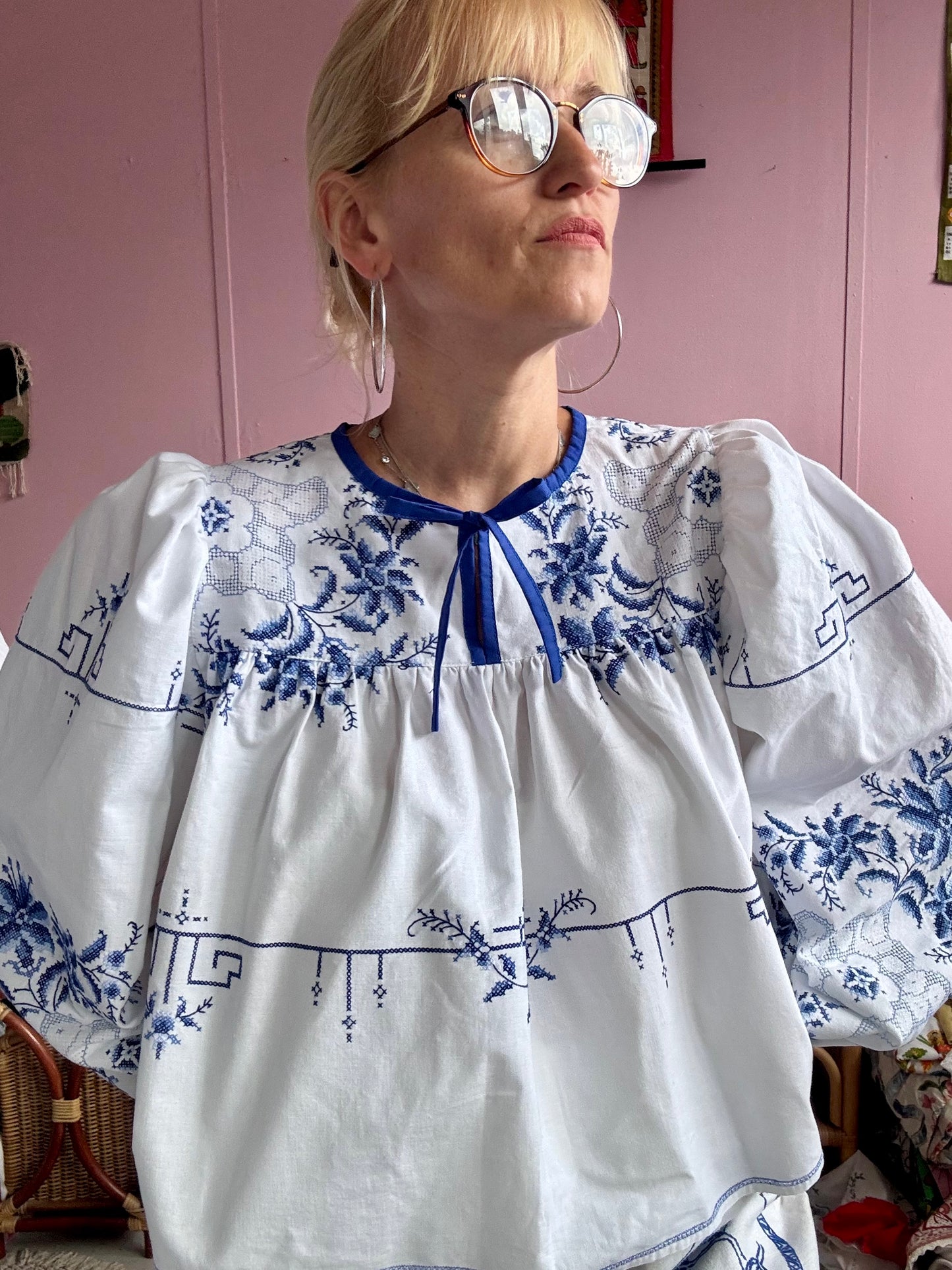 Blue embroidery blouse with long sleeves