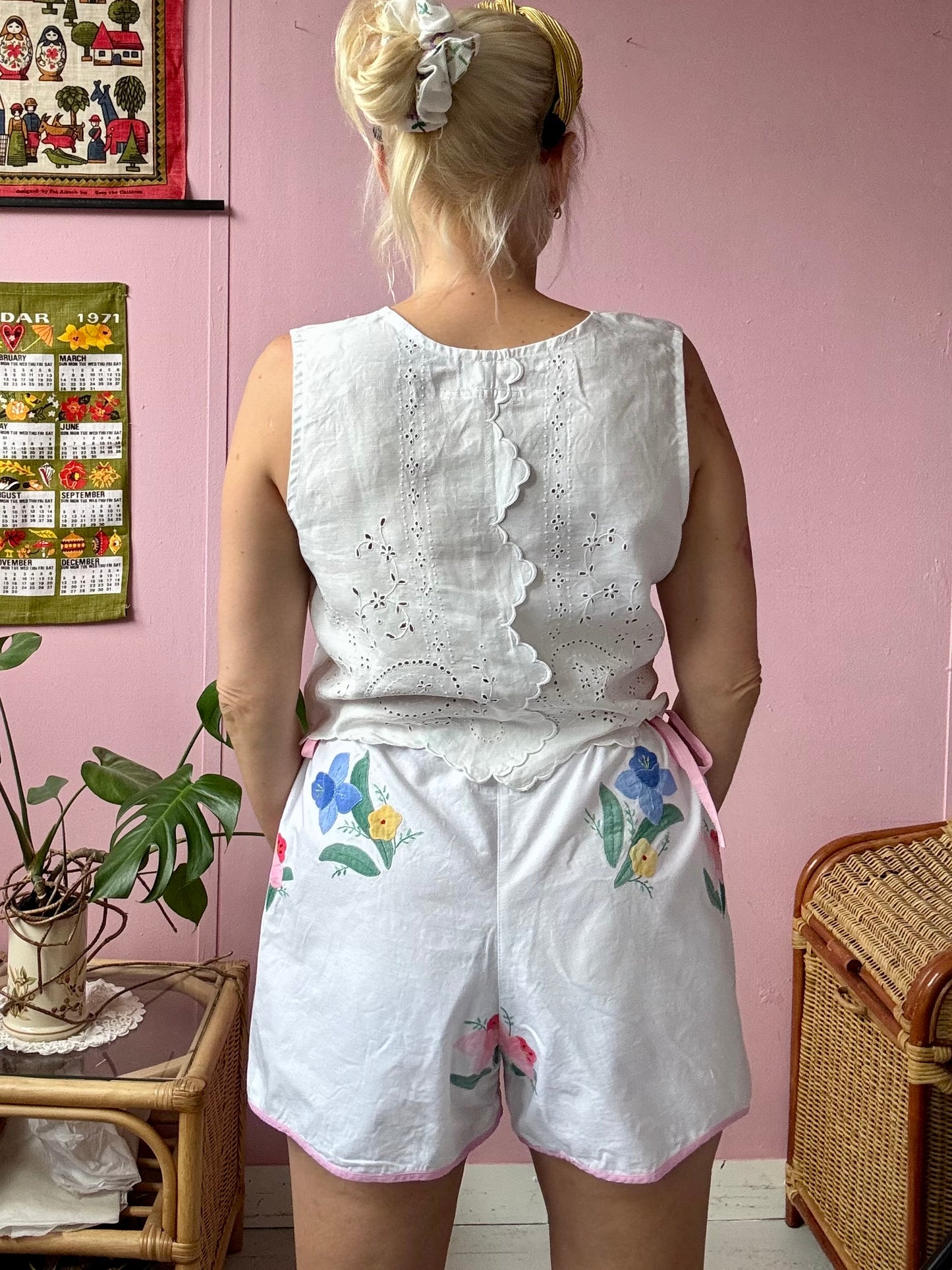 Floral shorts with pink bows