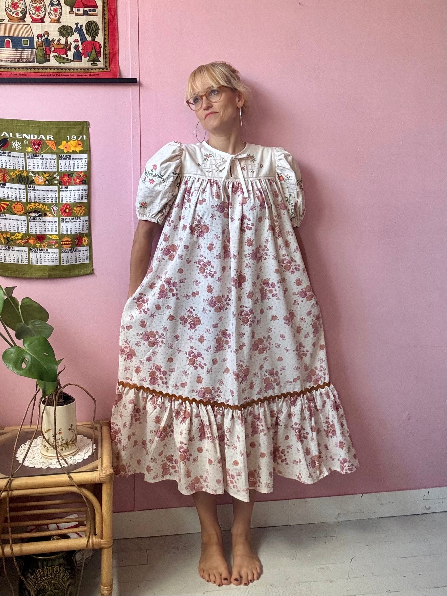 Floral and embroidery midi dres