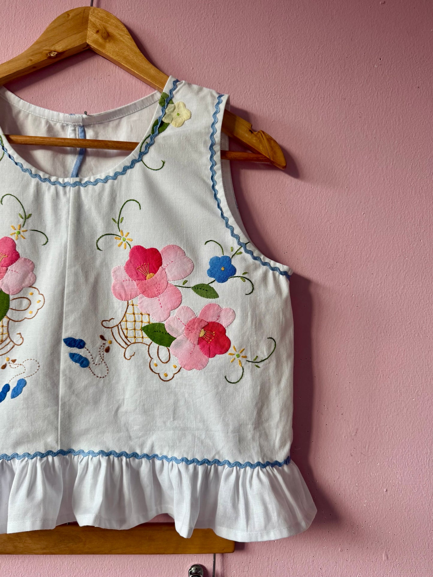 Floral appliqués shorts set with frill