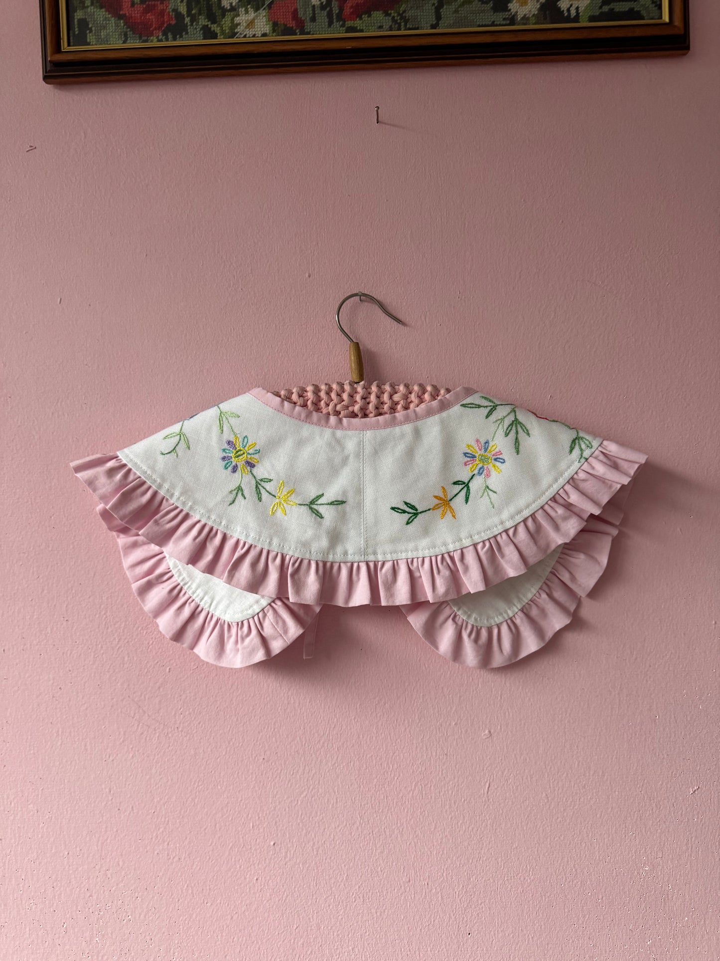 Hand embroidery floral collar with frill