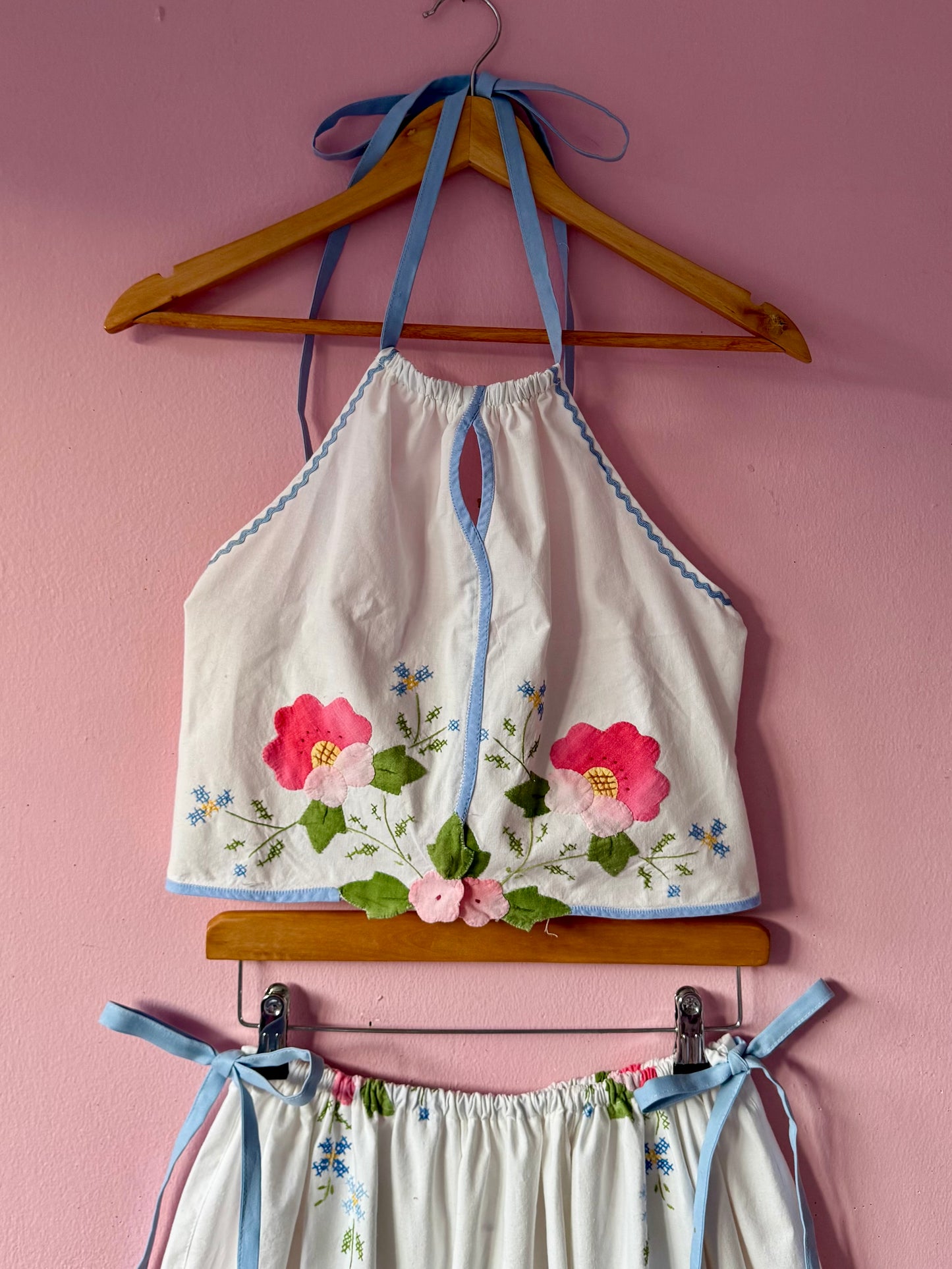 Skirt set with blue bows and borders