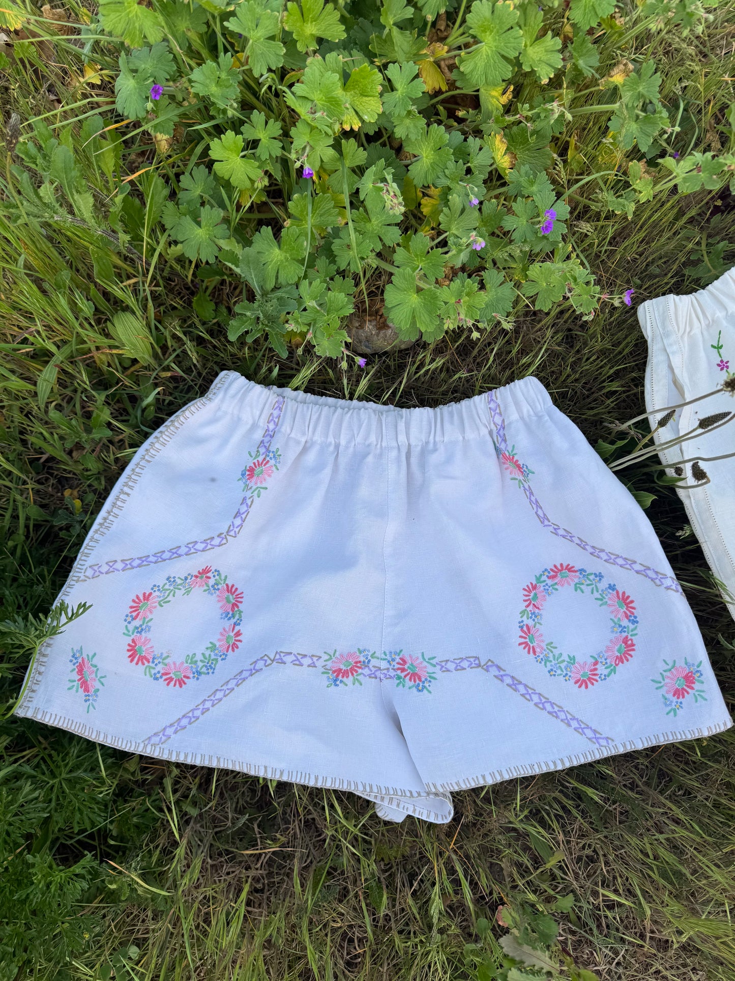 Floral linen shorts