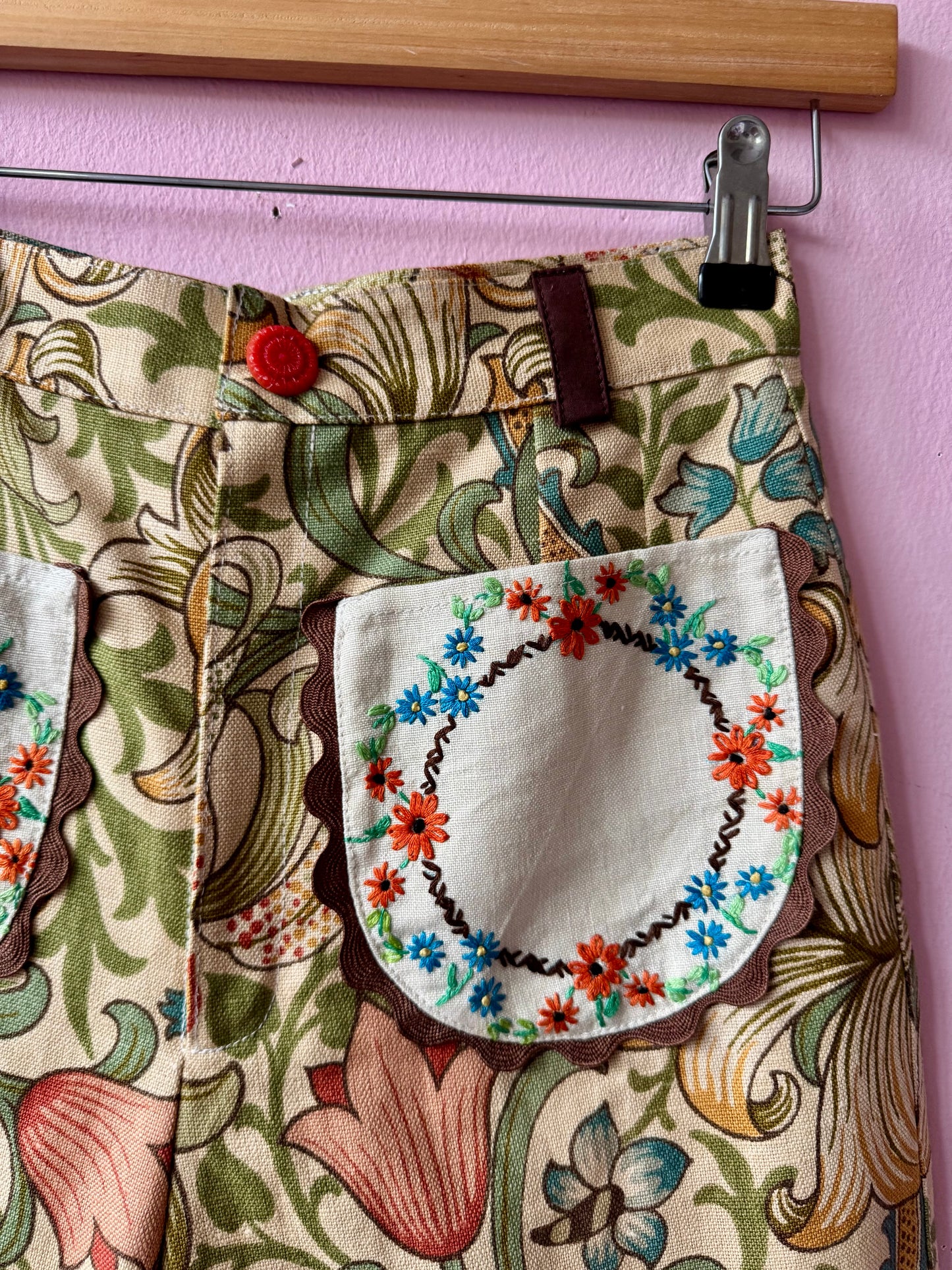 Floral trousers with hand embroidery pockets