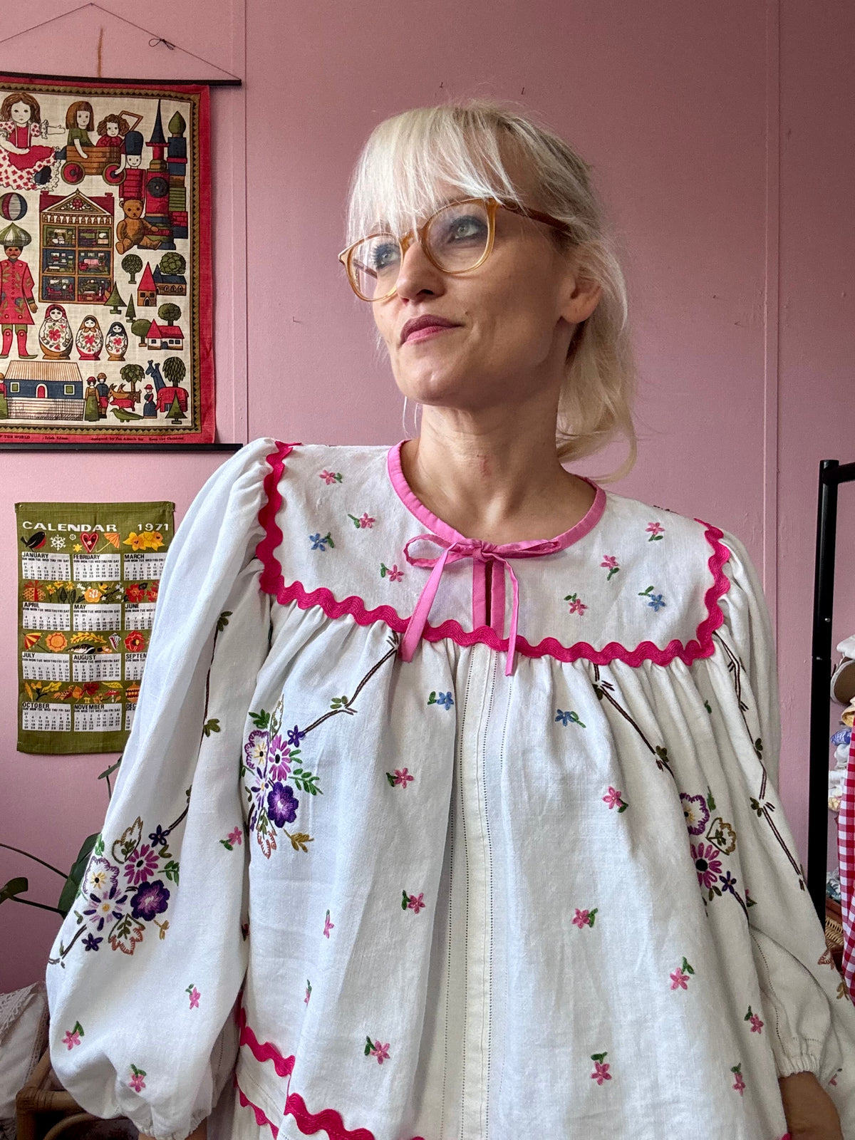 Linen floral blouse with pink ric rac