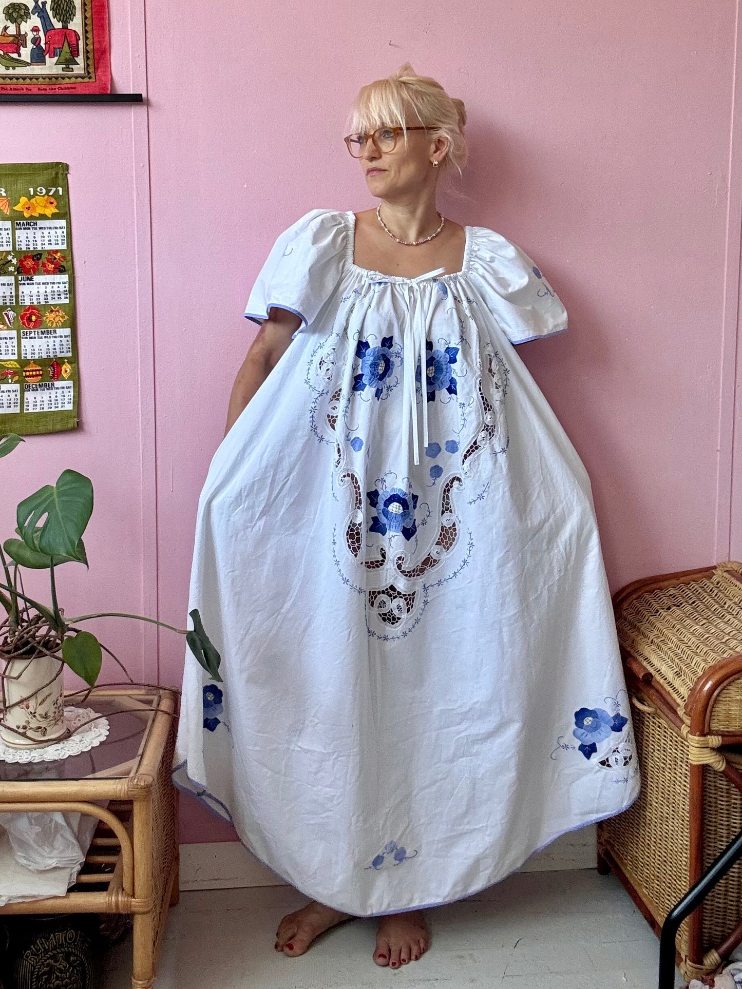 Maxi dress with blue floral appliqués