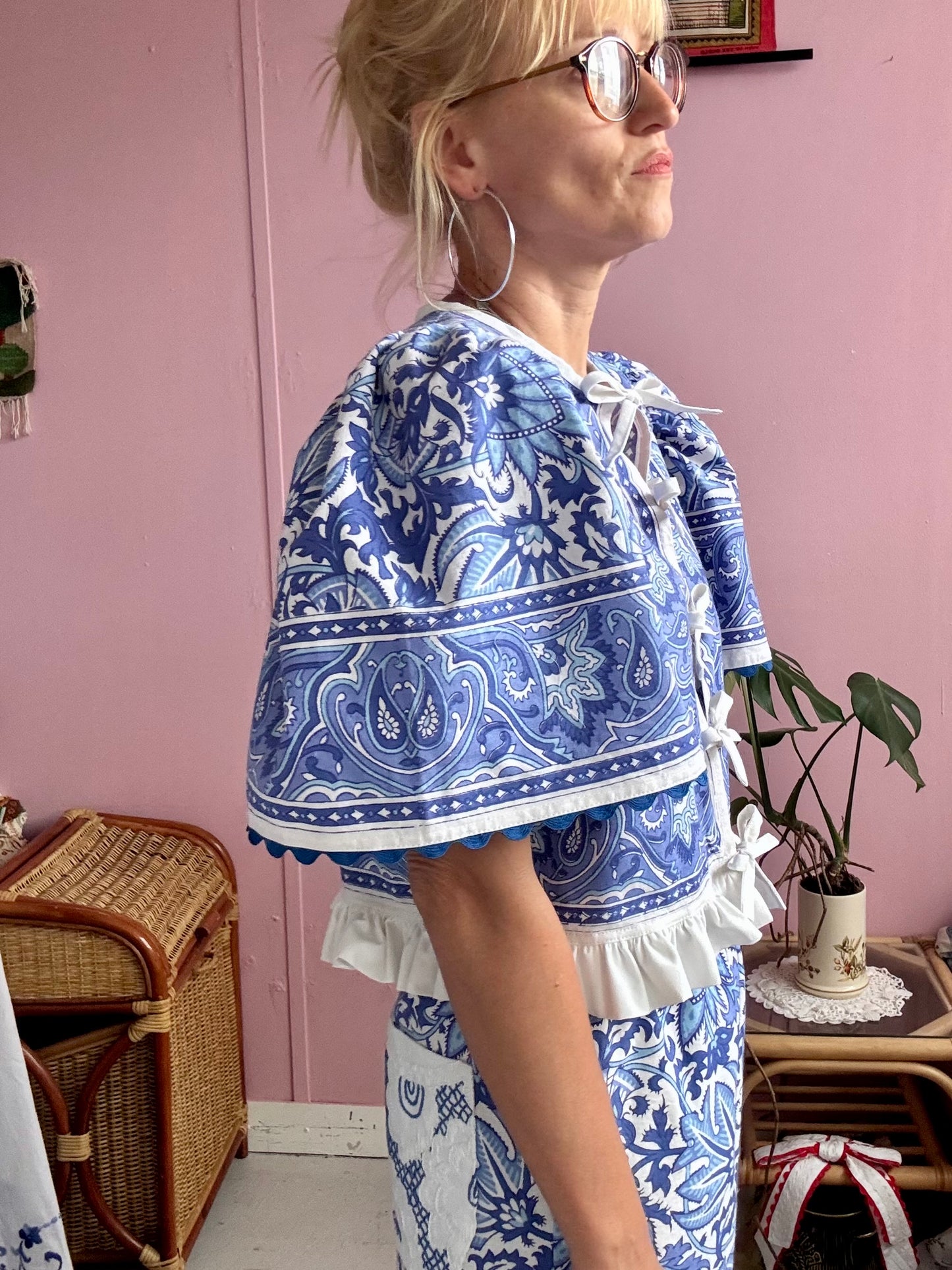 Blue floral trousers set