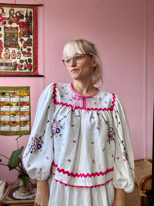 Linen floral blouse with pink ric rac