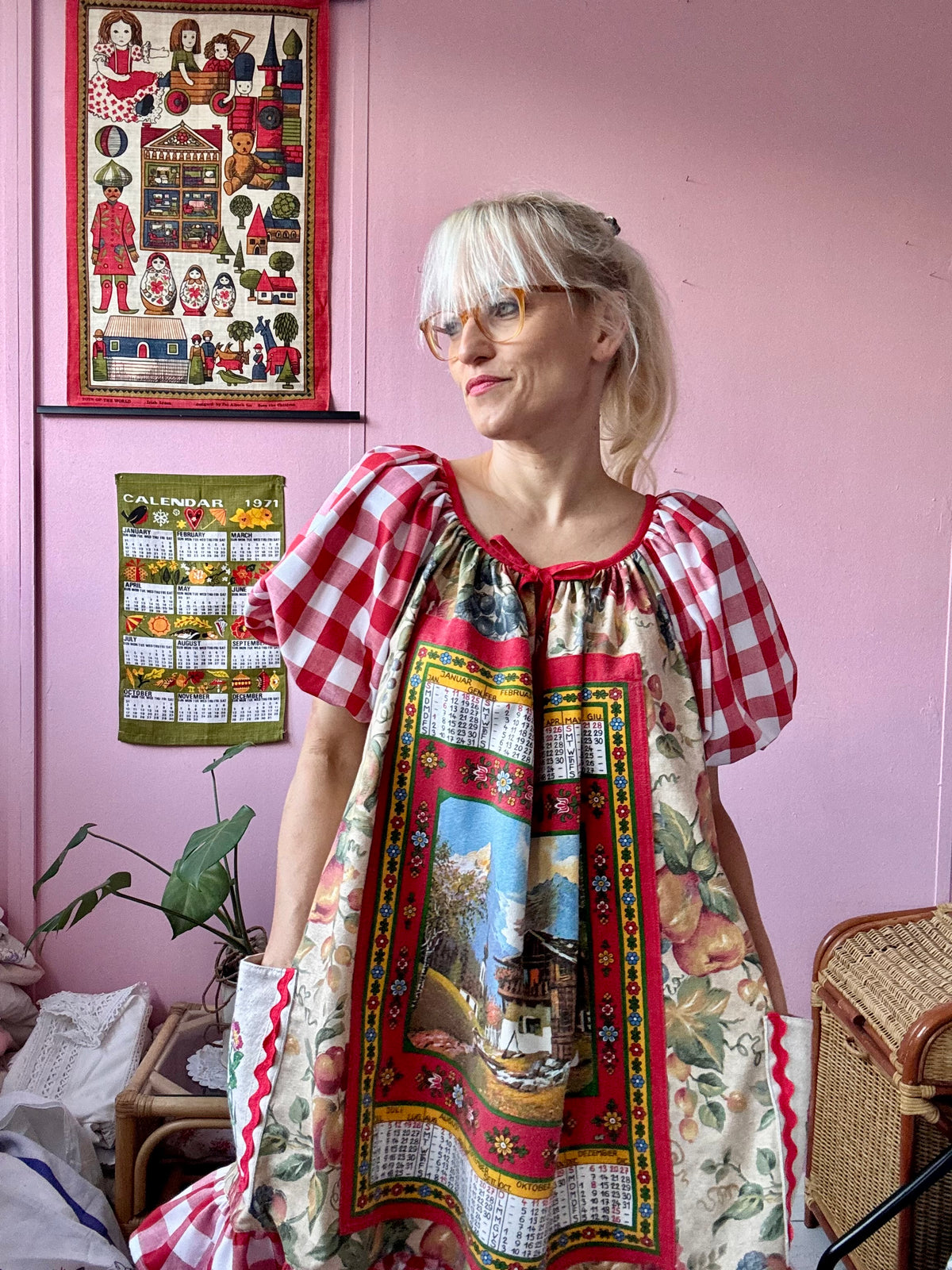 1981 vintage teatowel short dress