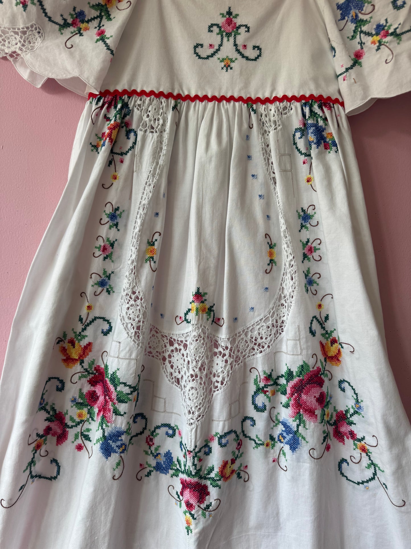 Roses embroidery maxi dress