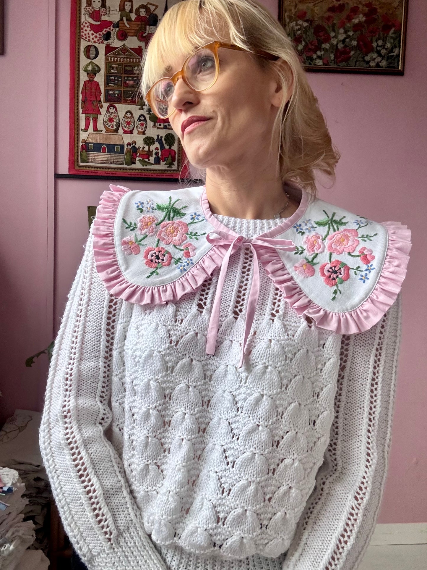 Hand embroidery floral collar with frill