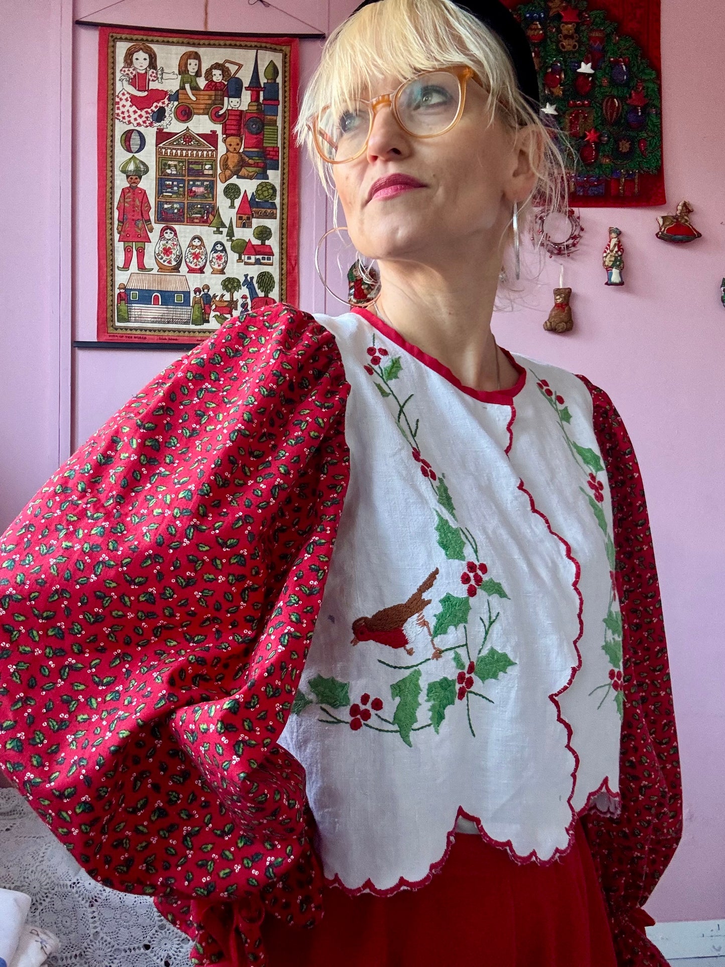 Birds and red sleeves blouse