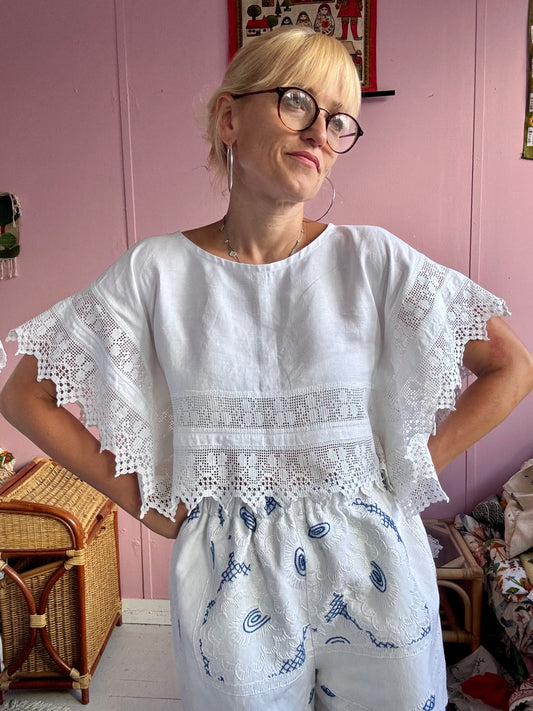 Basic top with lace