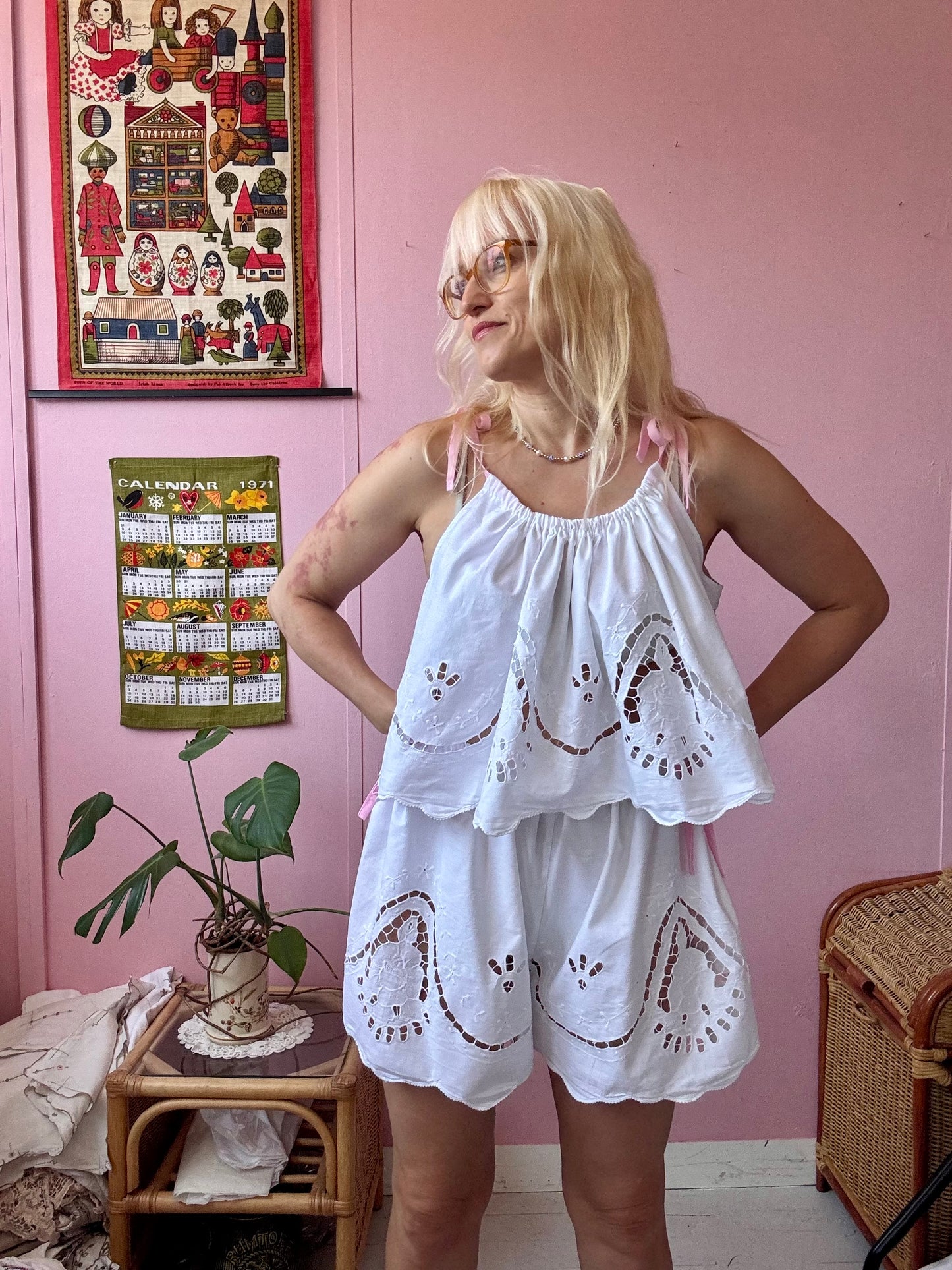 White embroidery shorts set