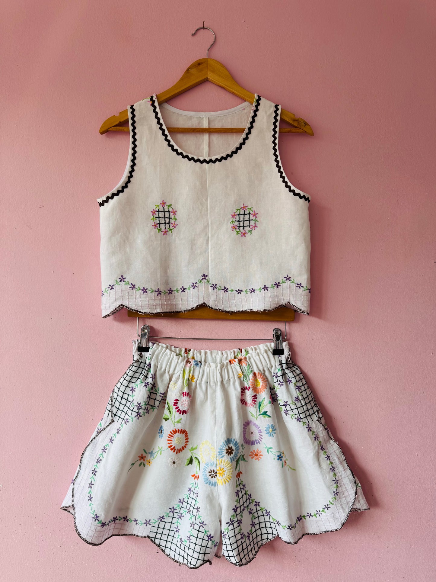 Floral shorts set with brown ric rac