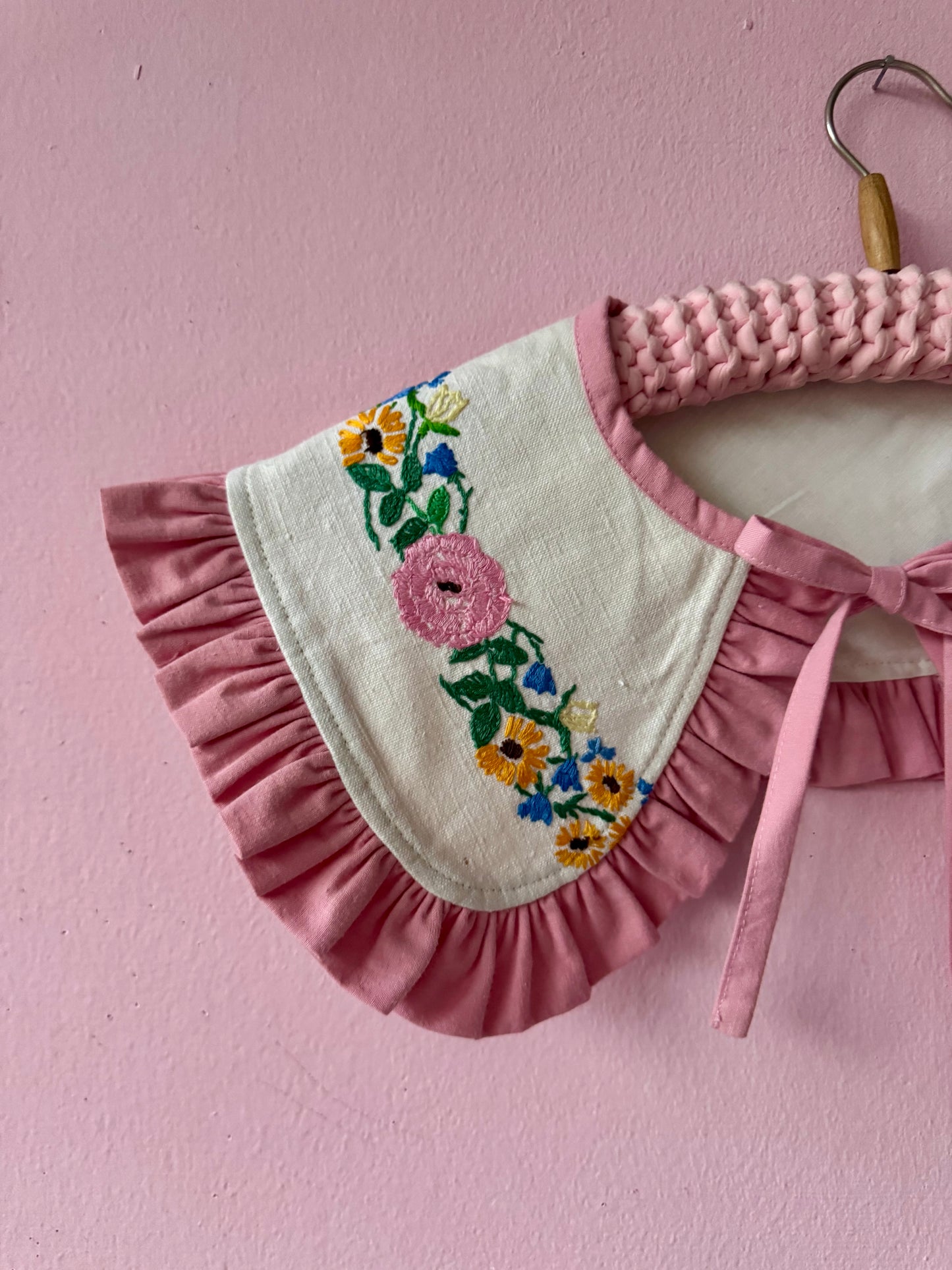 Hand embroidery floral collar with frill