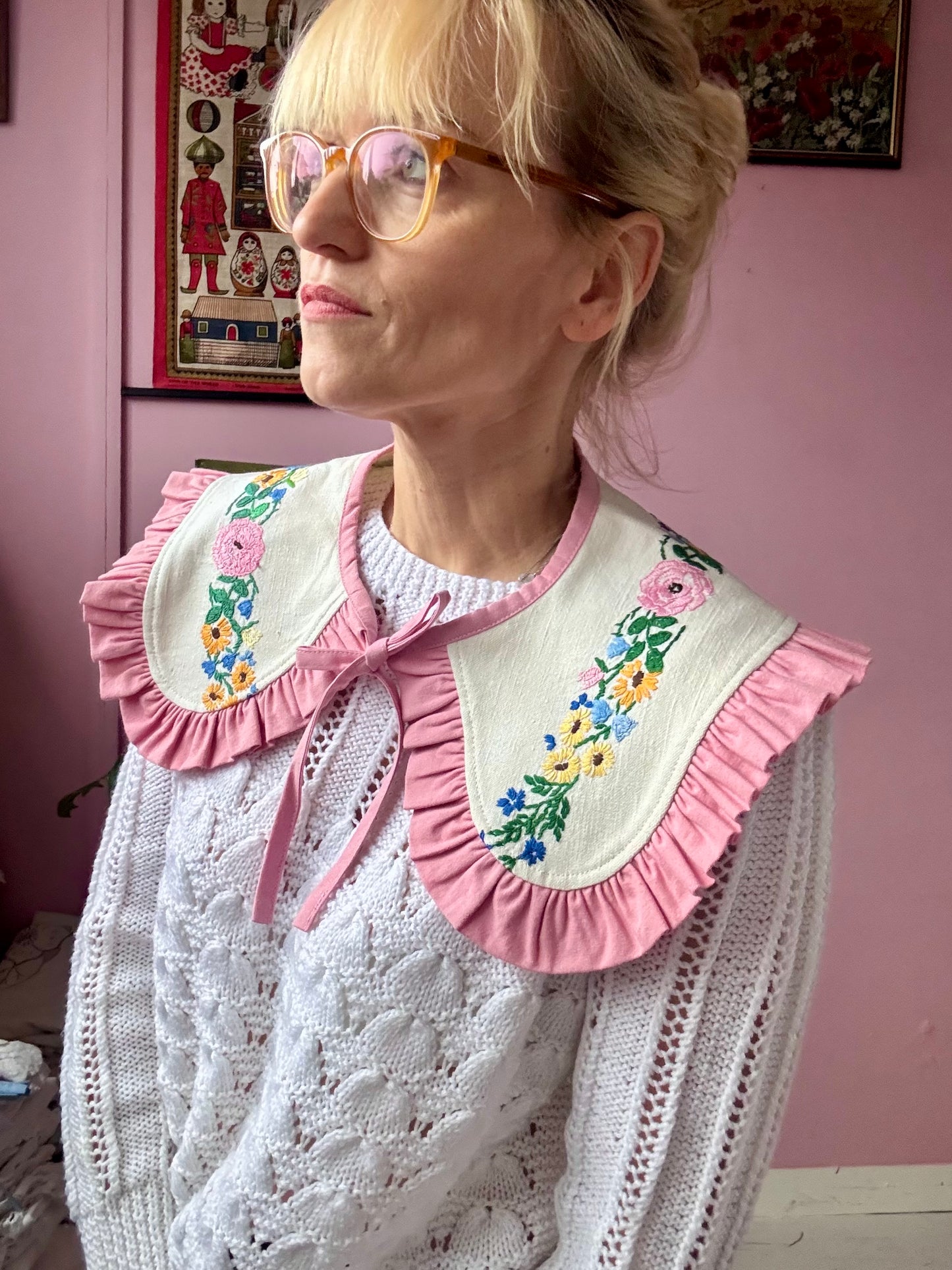 Hand embroidery floral collar with frill