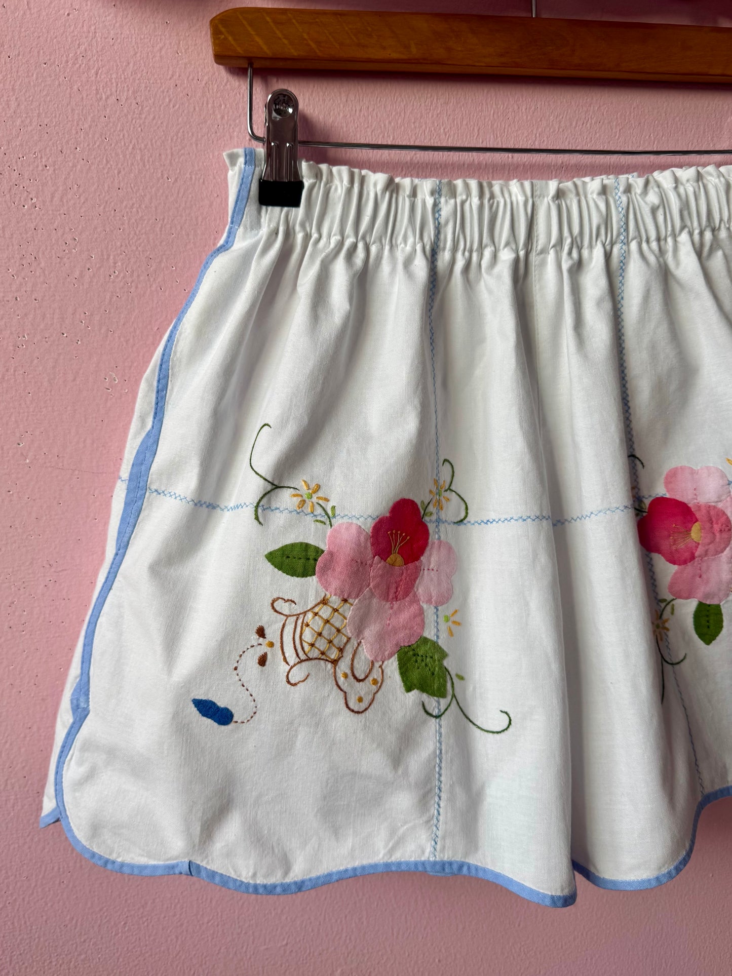 Floral appliqués shorts set with frill