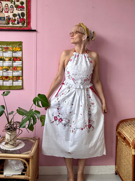 Embroidery skirt set with red bows