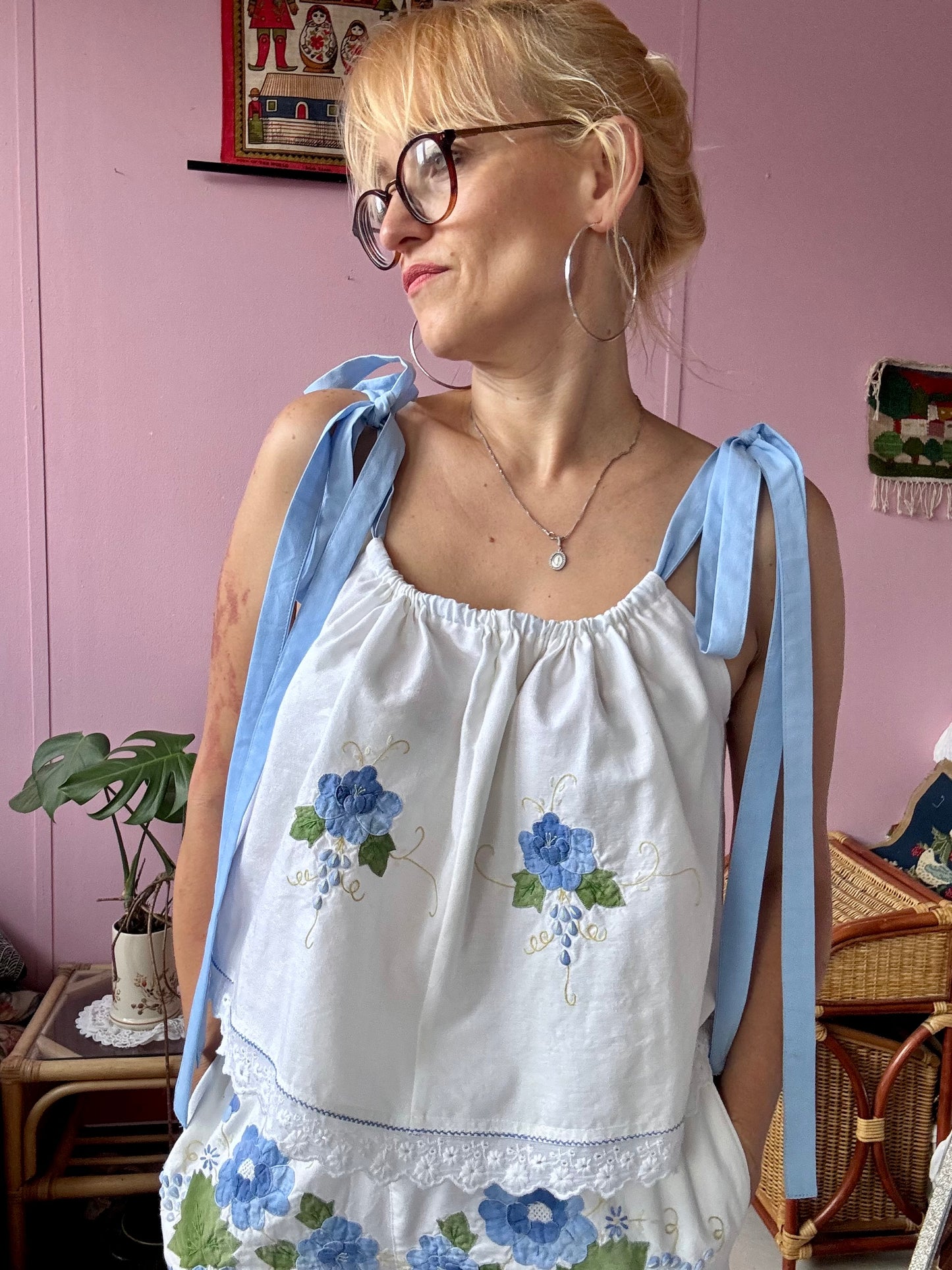 Floral appliqués strappy top