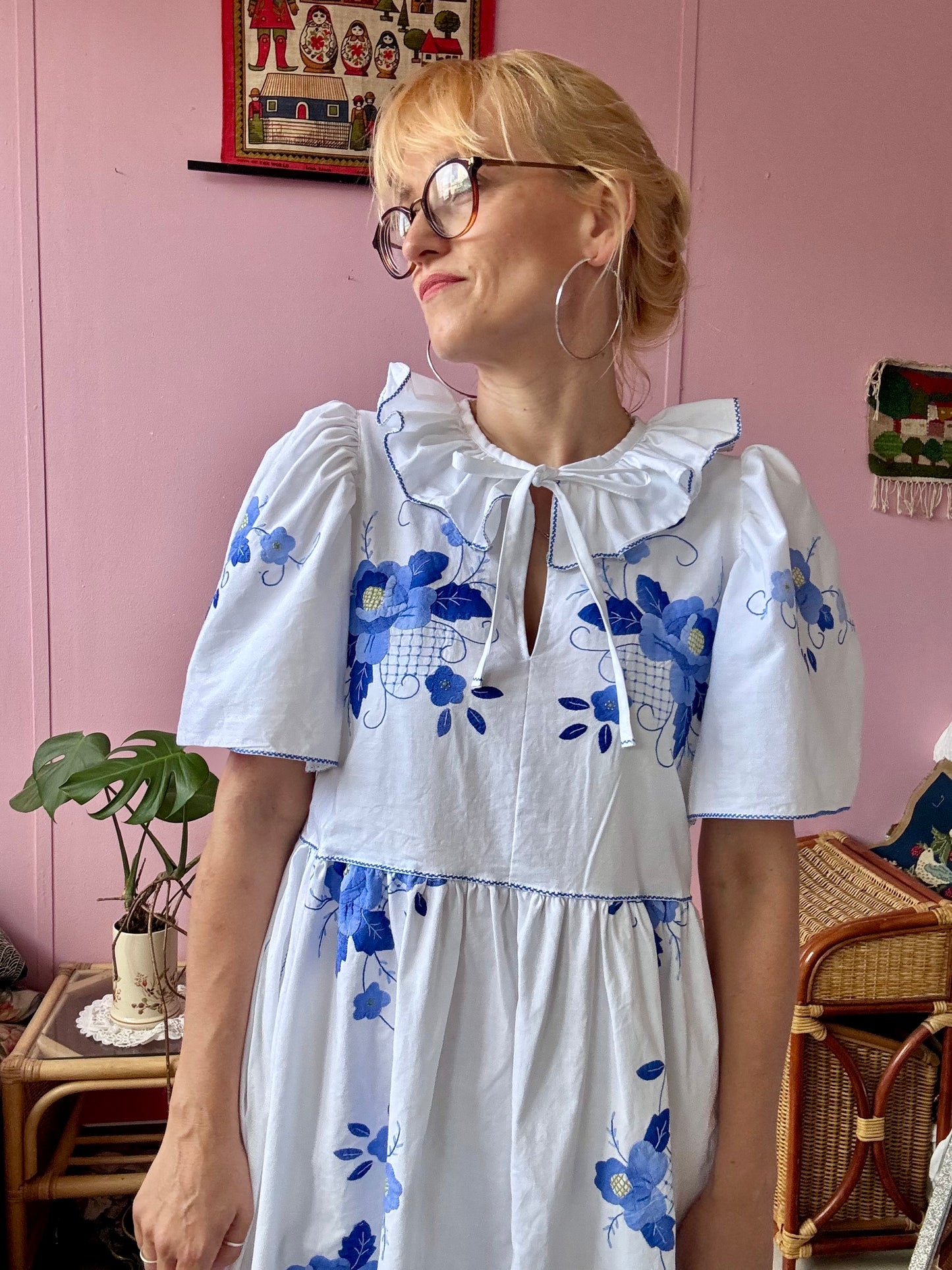 Maxi dress with blue floral appliqués