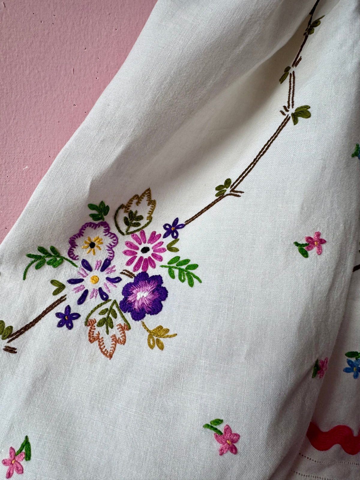 Linen floral blouse with pink ric rac