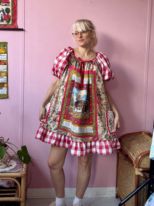 1981 vintage teatowel short dress