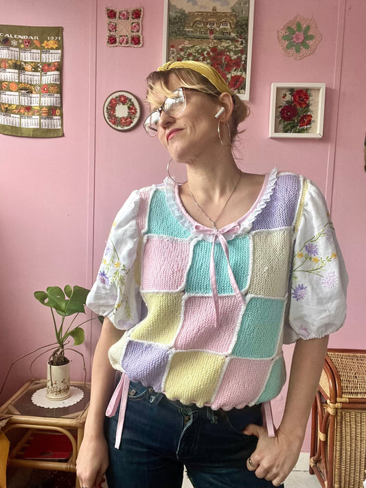 Knitted top with floral sleeves