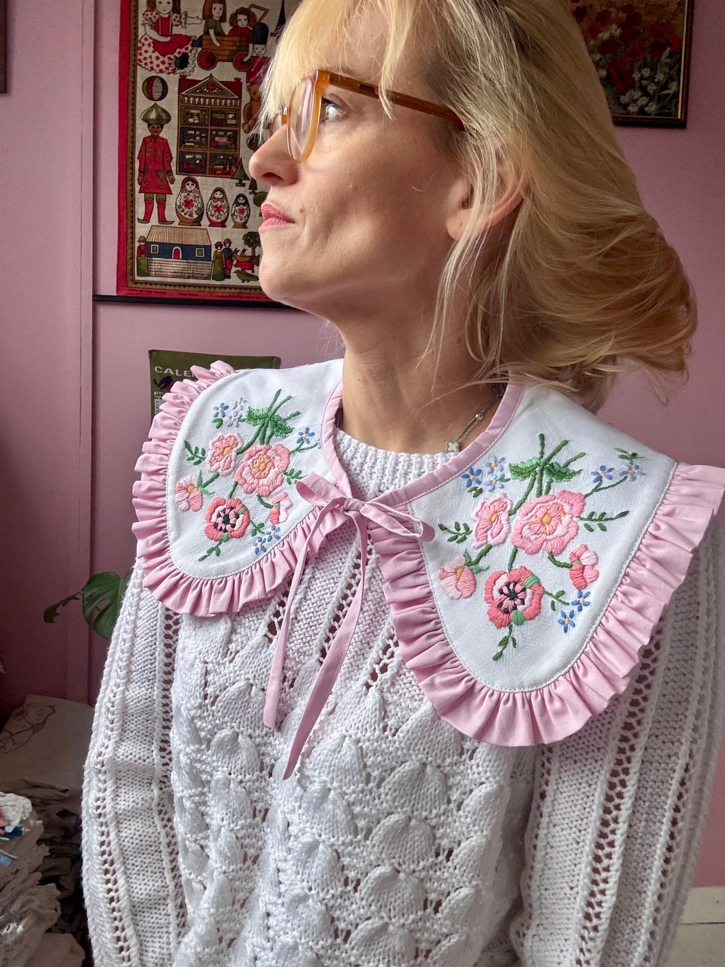 Hand embroidery floral collar with frill