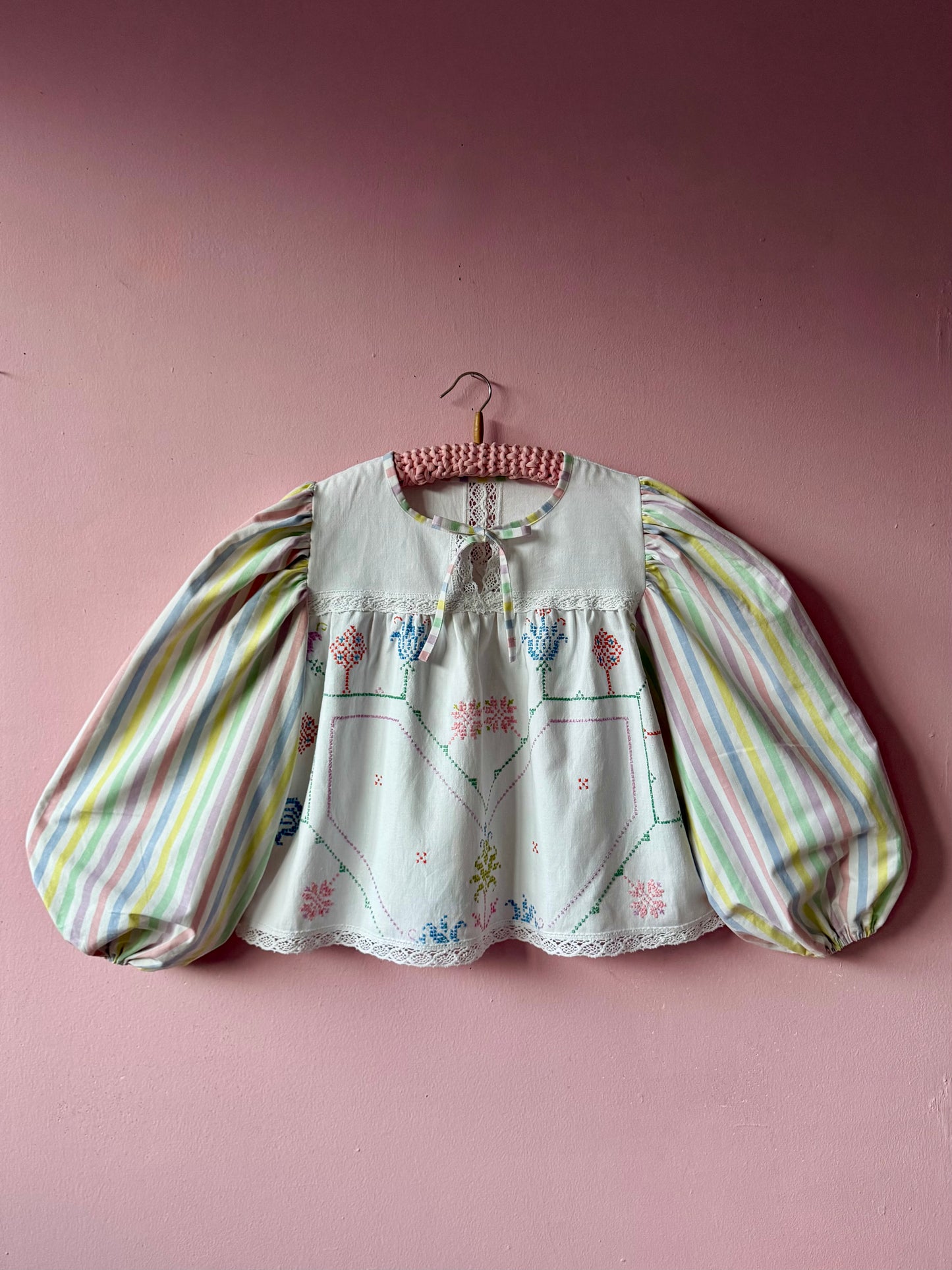 Stripes long sleeves blouse