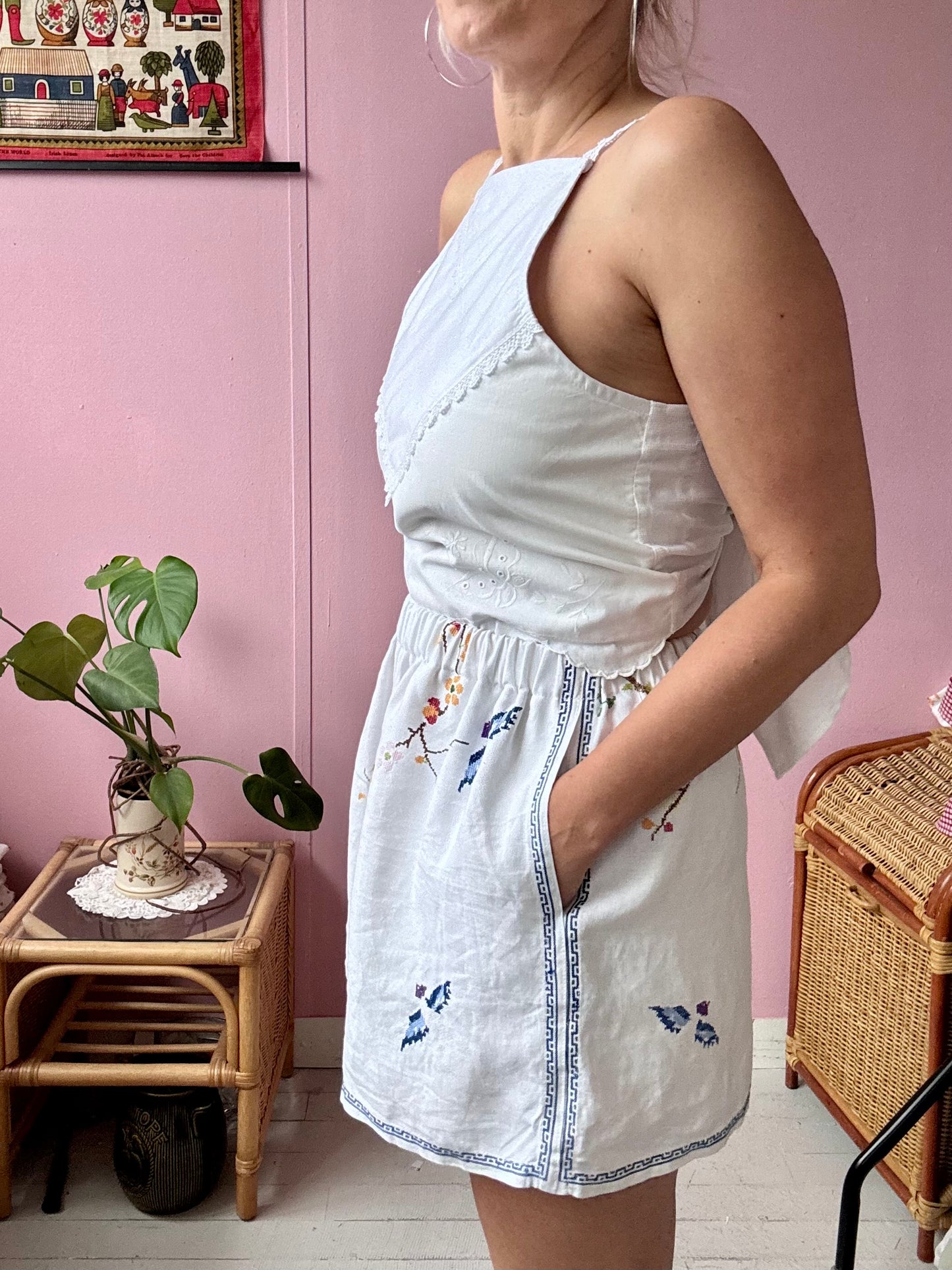 Linen shorts with cross stitching embroidery
