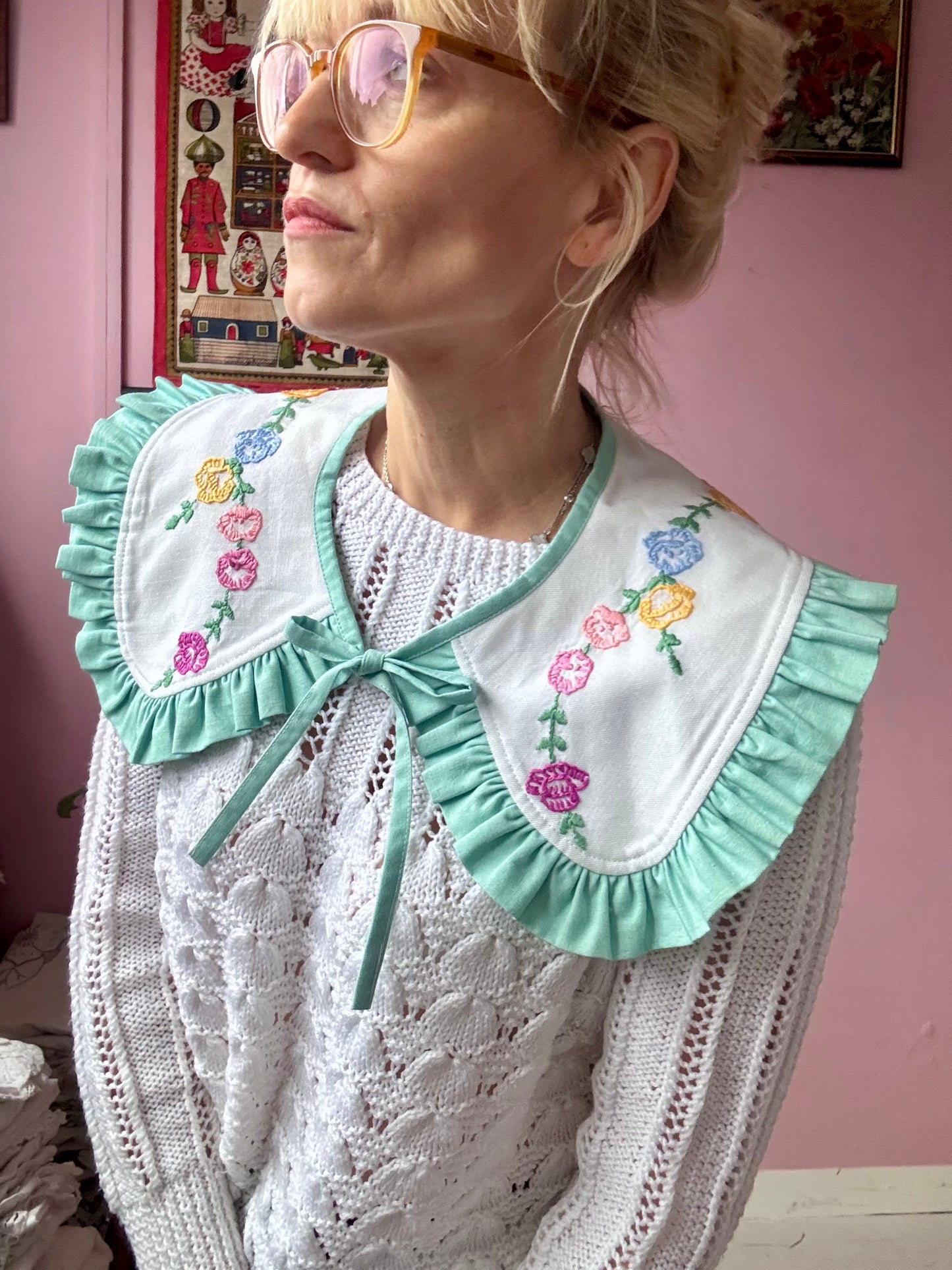 Hand embroidery floral collar with frill