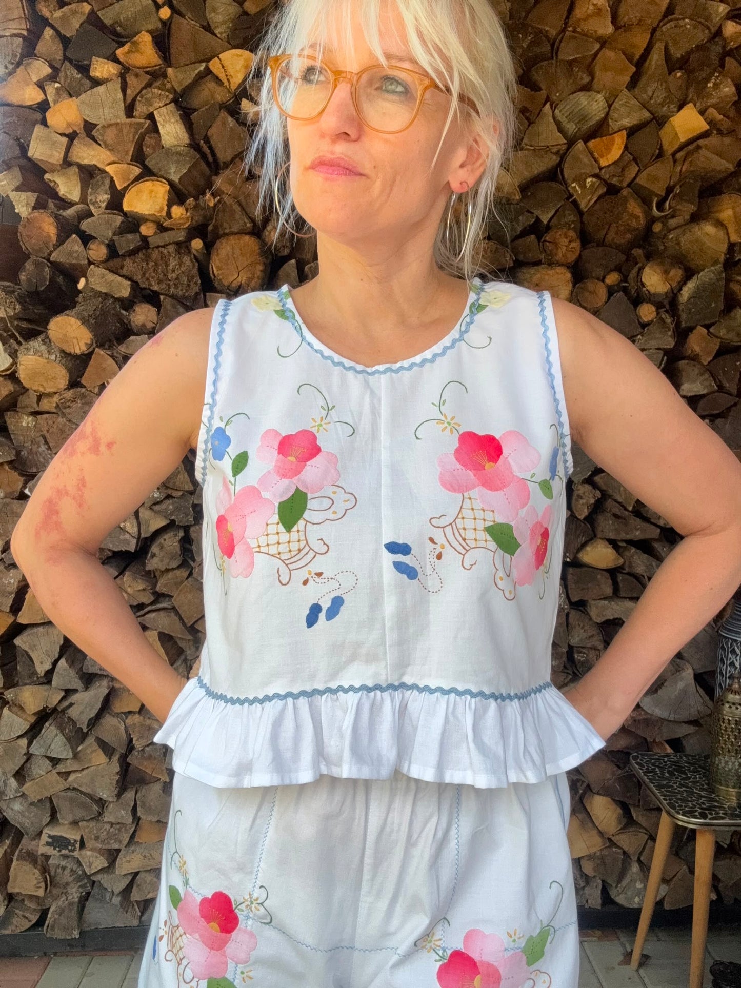 Floral appliqués shorts set with frill