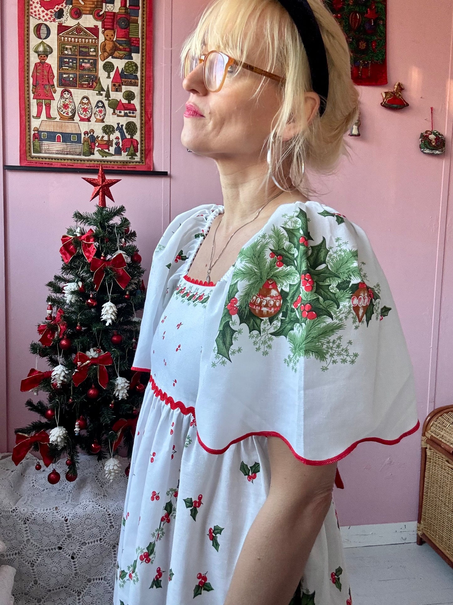 White midi dress with Christmas print