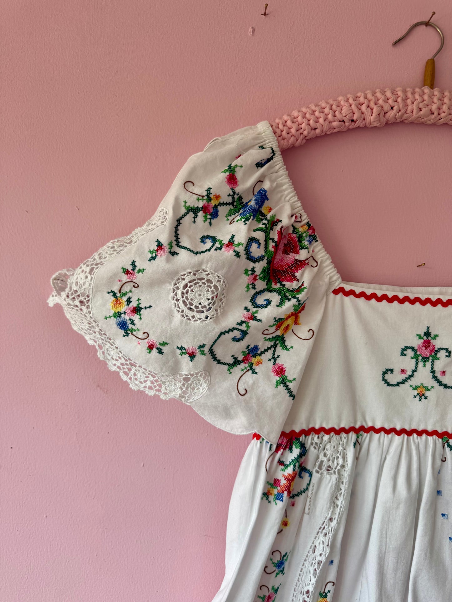 Roses embroidery maxi dress