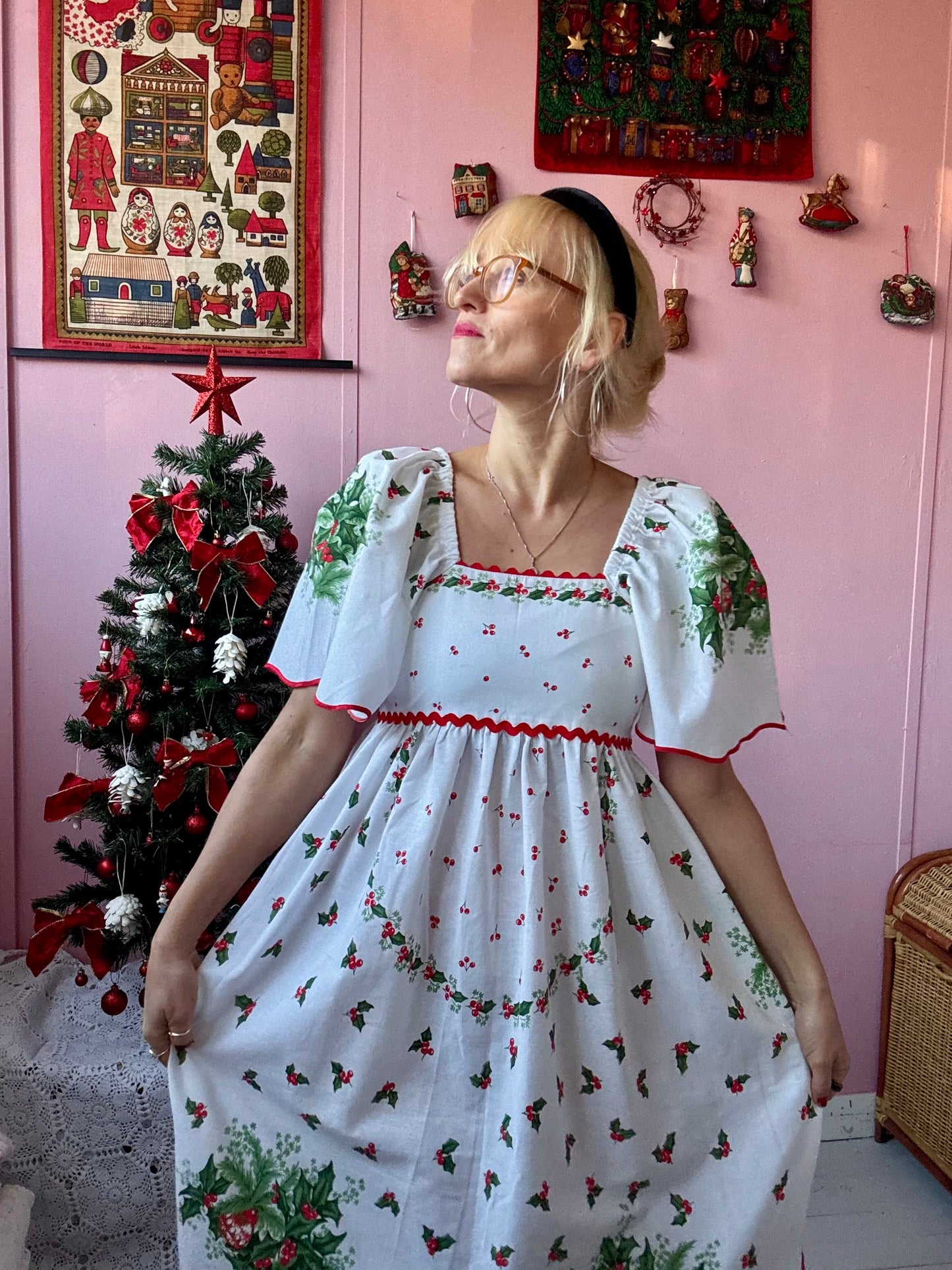 White midi dress with Christmas print