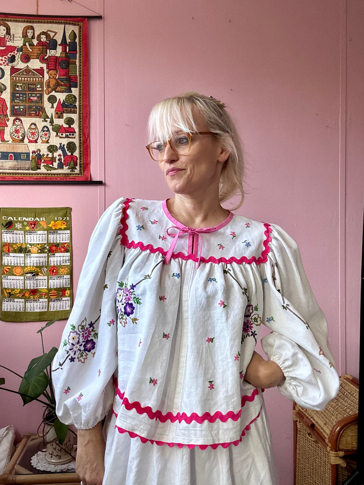 Linen floral blouse with pink ric rac