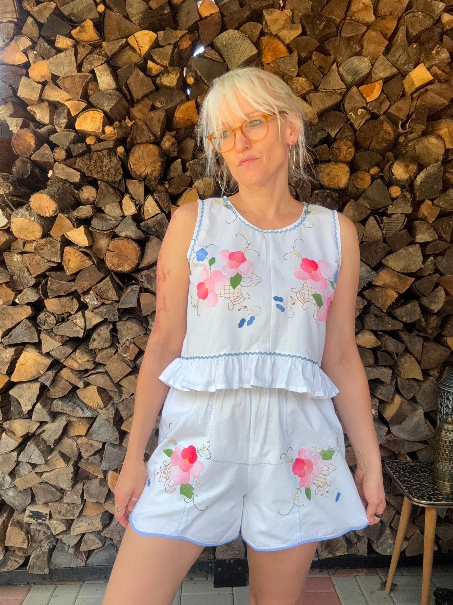 Floral appliqués shorts set with frill