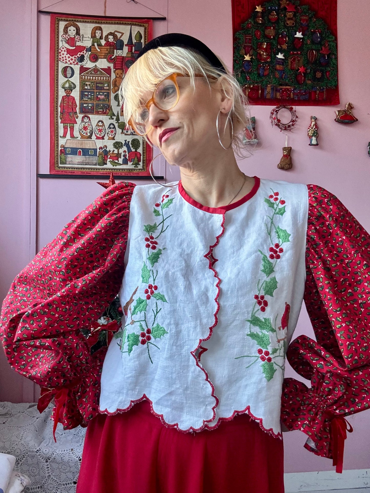 Birds and red sleeves blouse