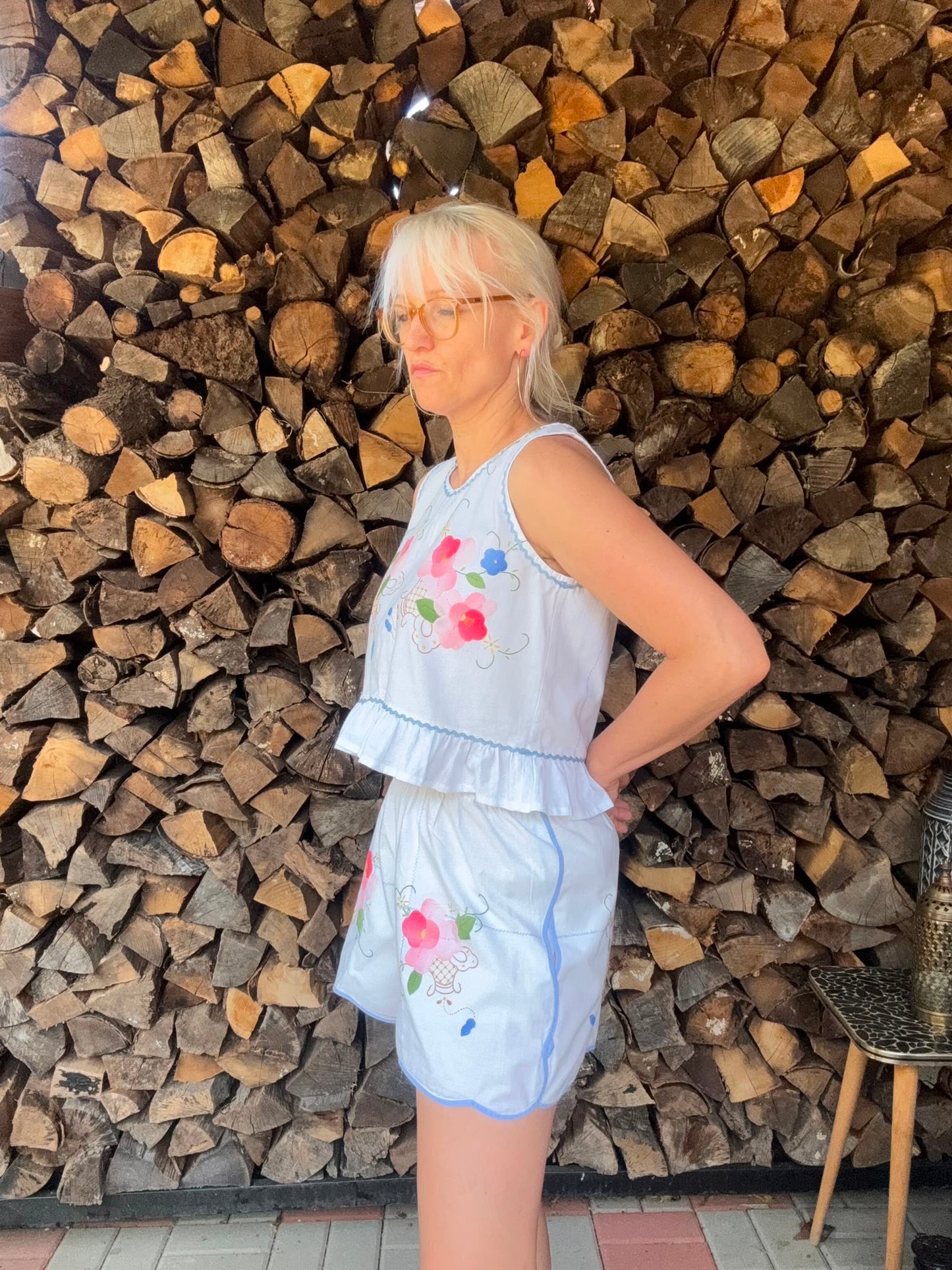 Floral appliqués shorts set with frill