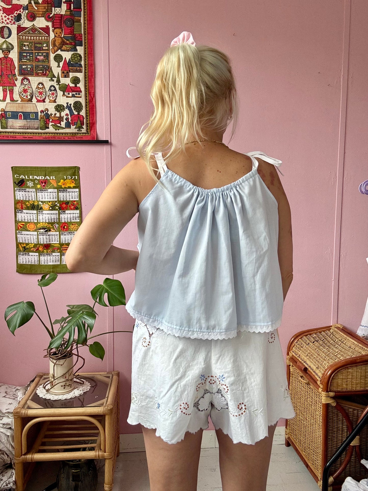 Madeira embroidery shorts with yellow side bows