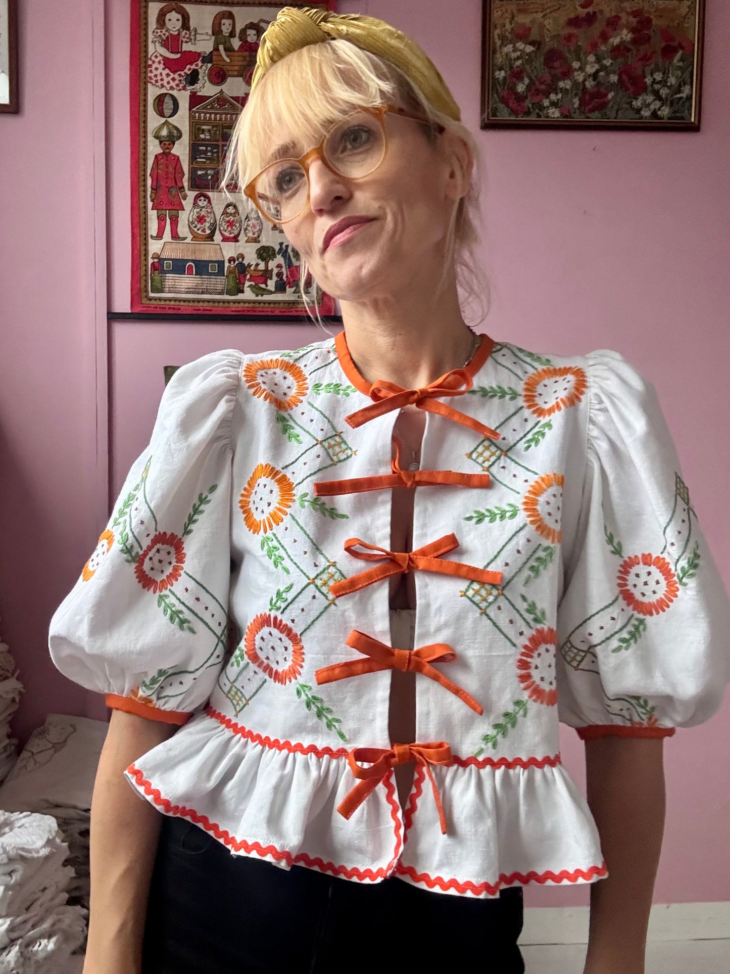 Floral blouse with hemline frill