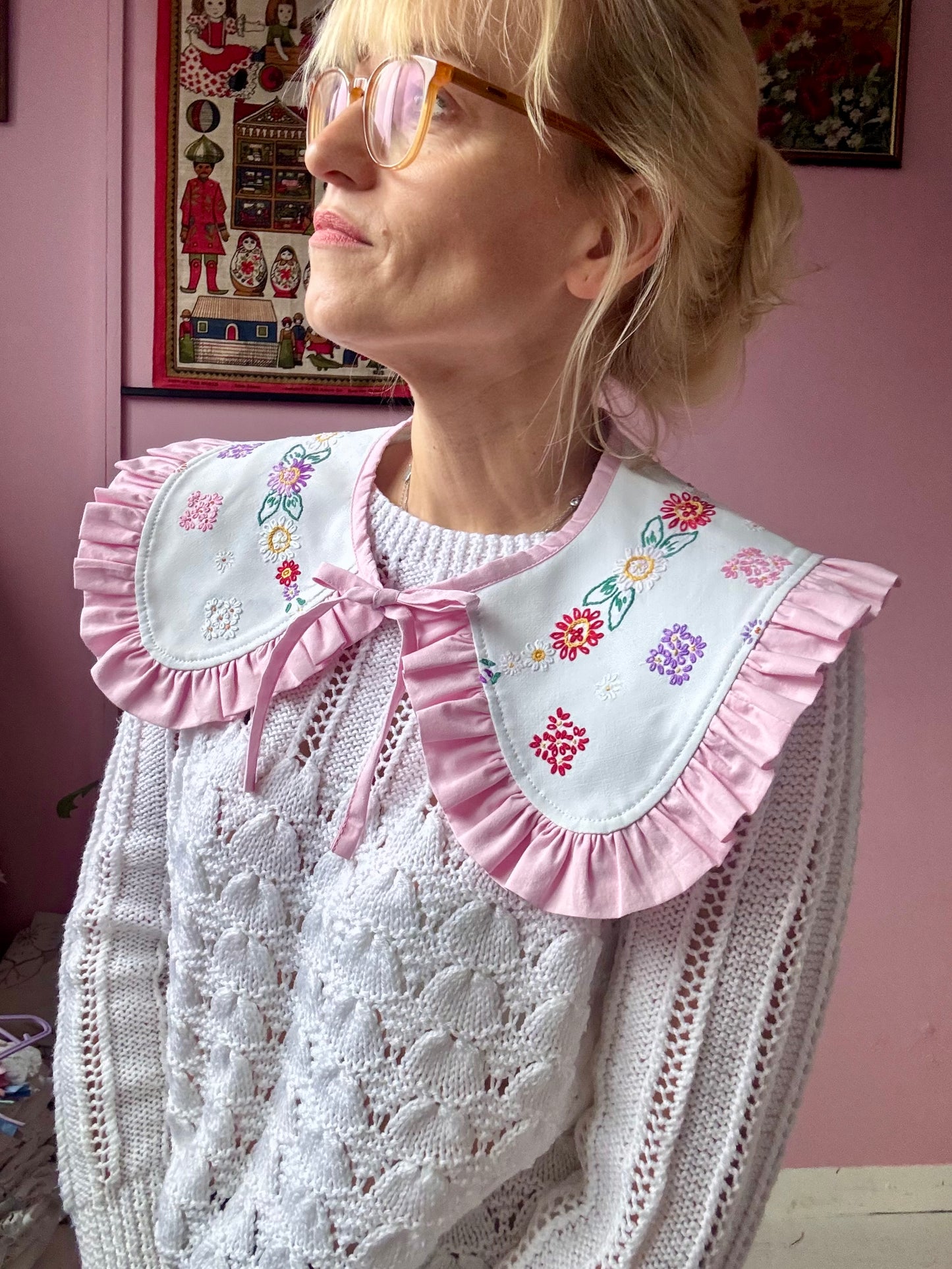 Hand embroidery floral collar with frill
