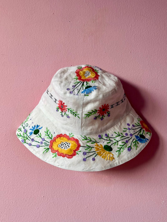 White bucket hat with floral hand embroidery