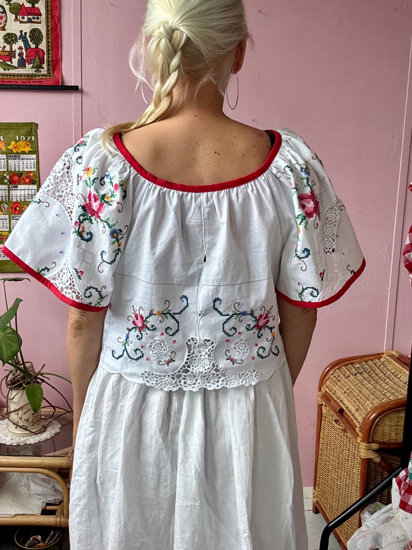 Embroidery blouse with red trim