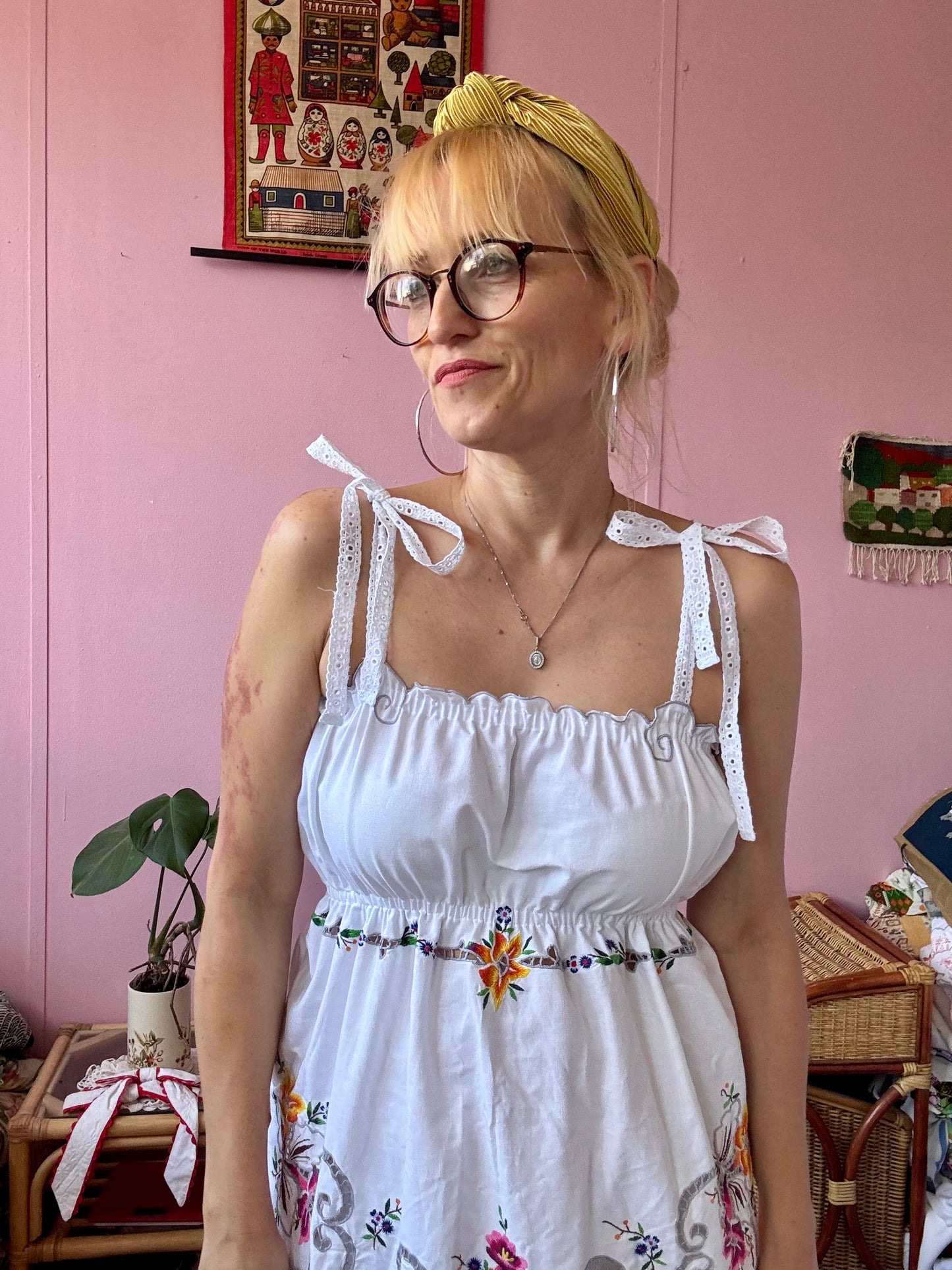 Maxi dress with embroidery