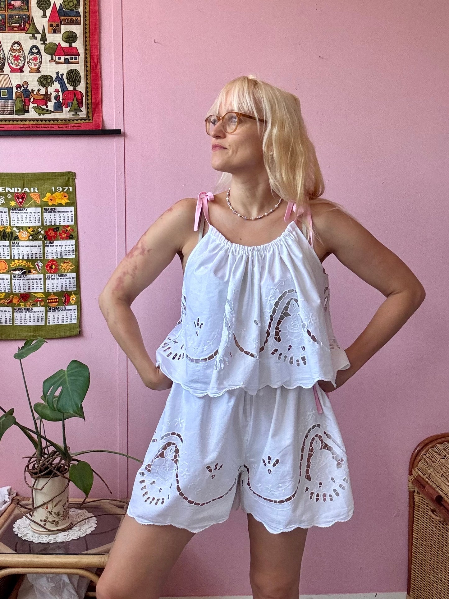 White embroidery shorts set