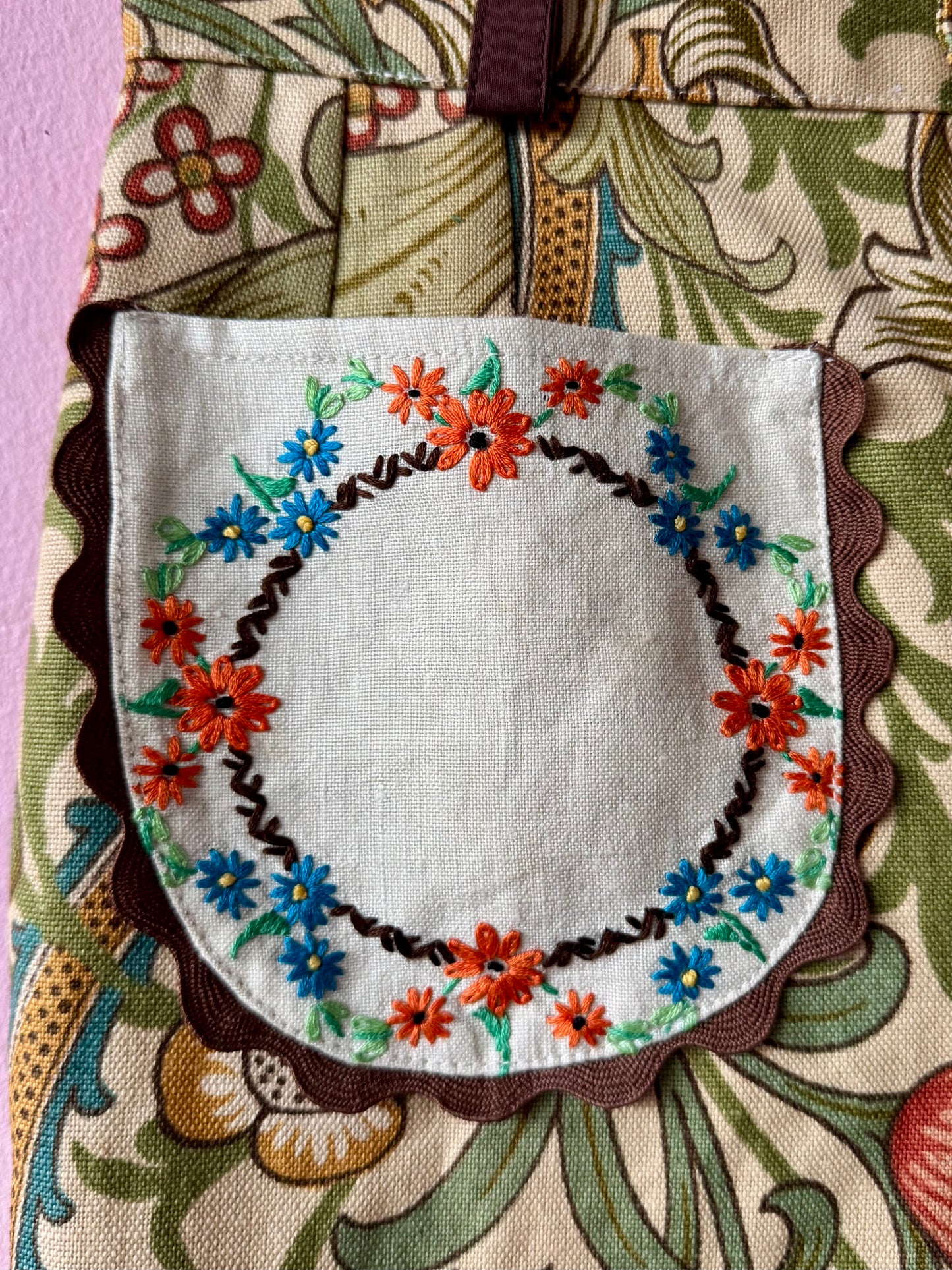 Floral trousers with hand embroidery pockets