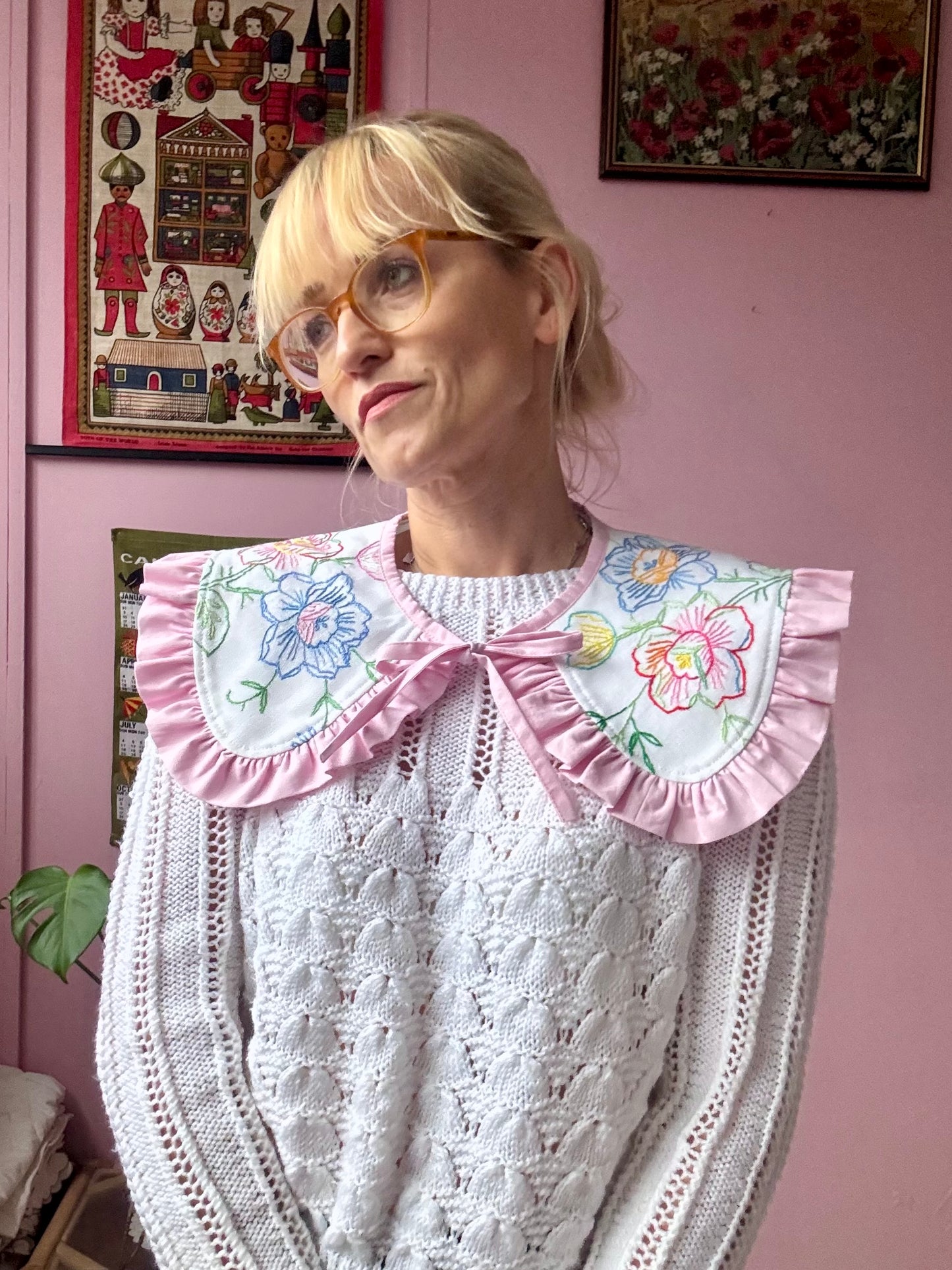 Hand embroidery floral collar with frill