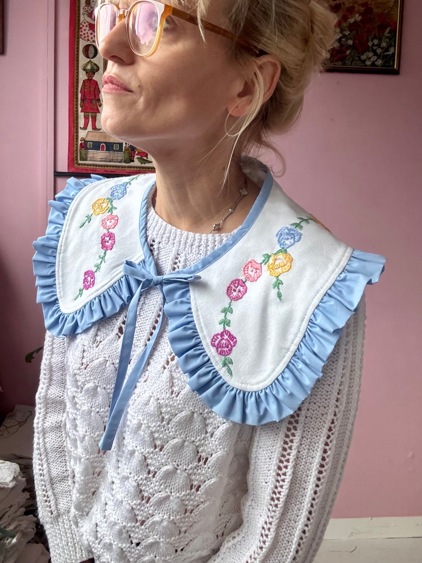 Hand embroidery floral collar with frill